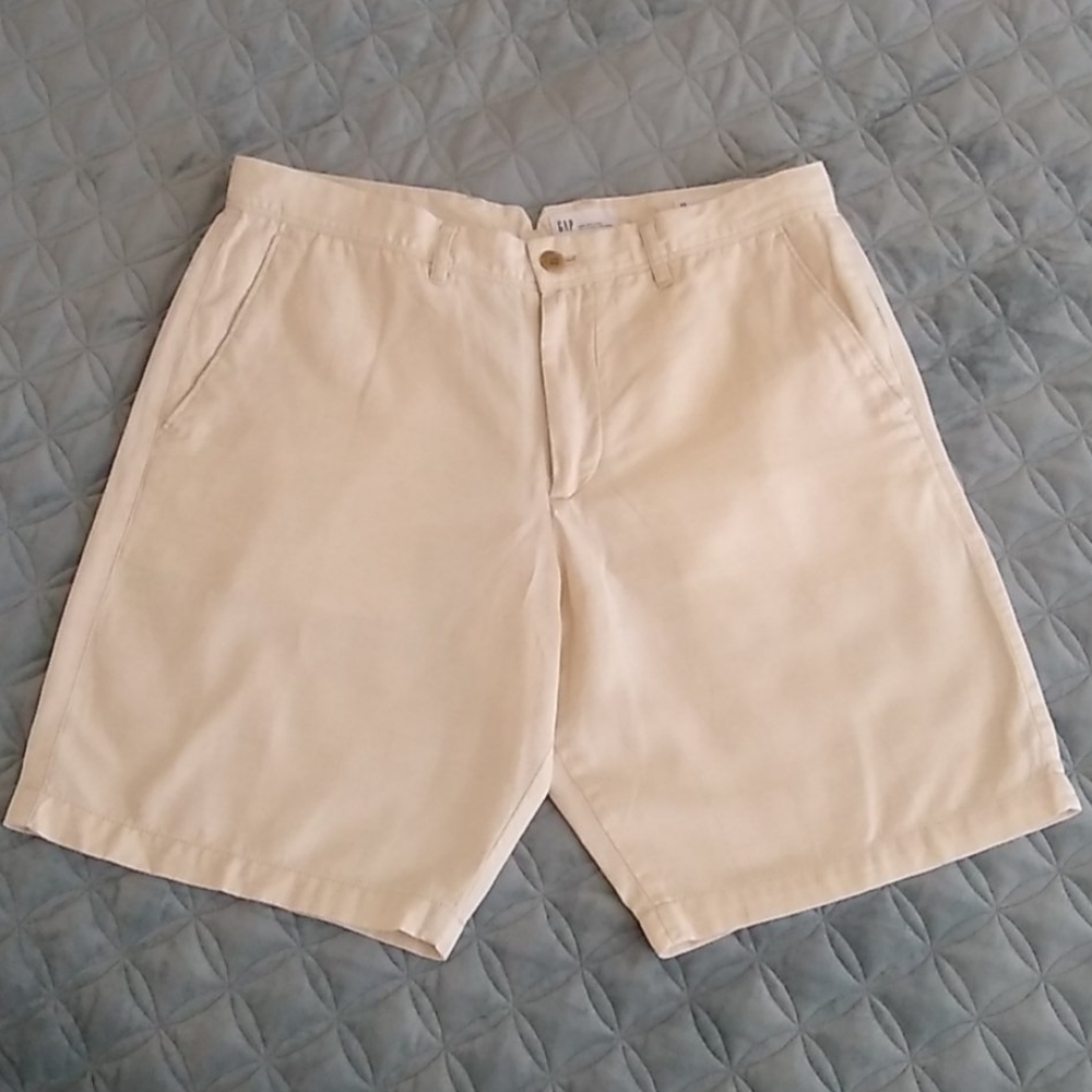 GAP Men's Linen & Cotton Shorts in Cream Color